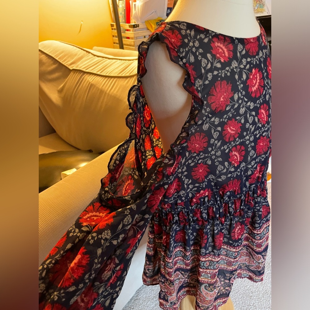 Cold shoulder long sleeve floral blouse